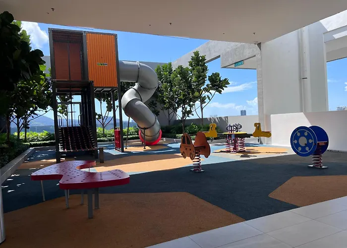 Georgetown Beacon Skypool 9 Pax Family & Baby-Friendly Luxury Suite Penang
