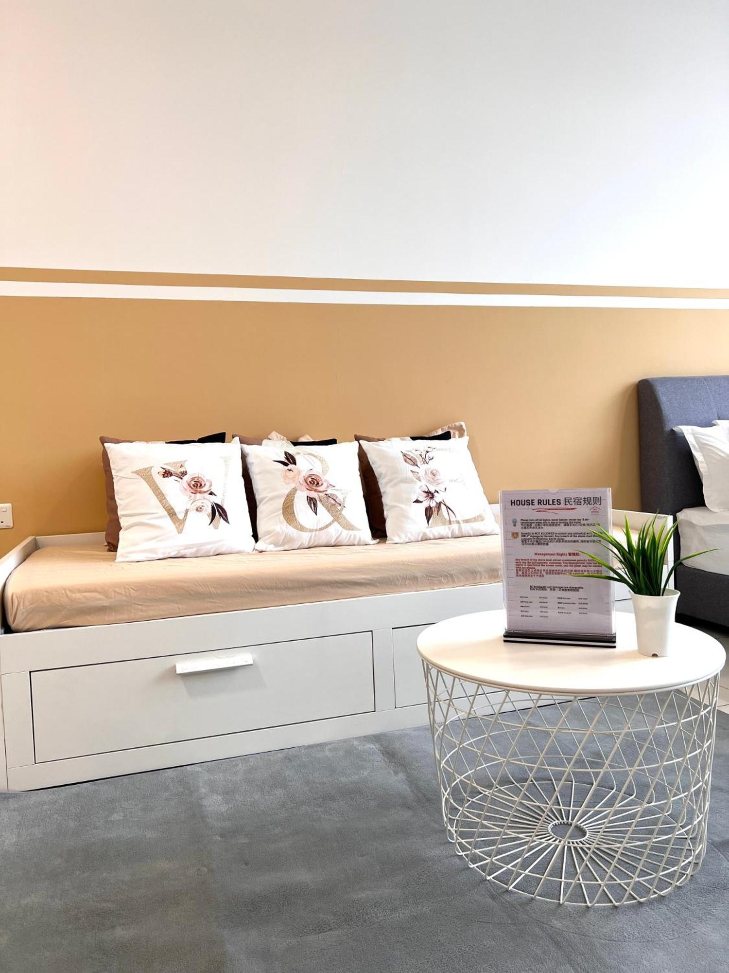 Apartment Beacon Skypool 9 Pax Family & Baby-friendly Luxury Penang George Town