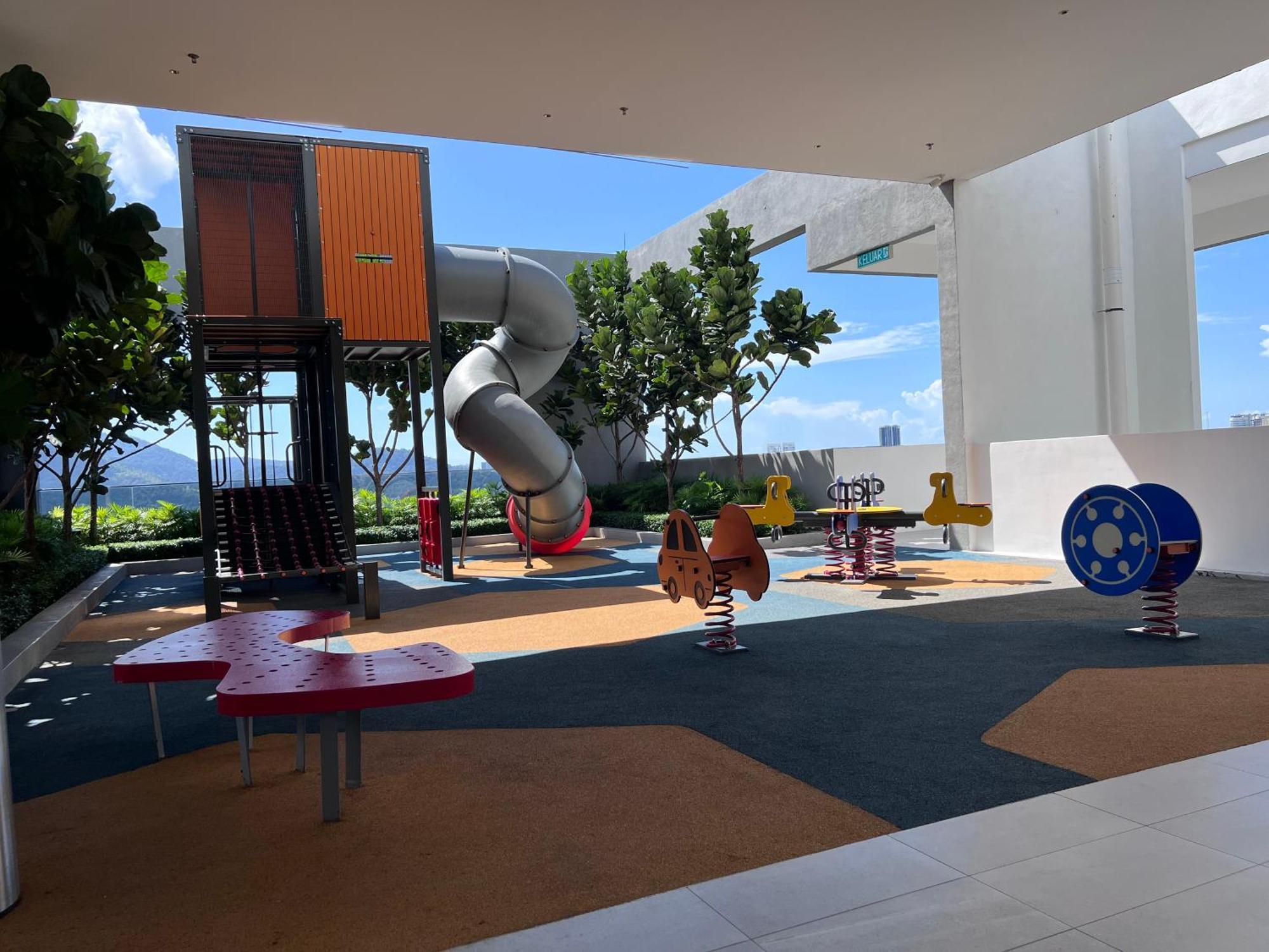 Apartment Beacon Skypool 9 Pax Family & Baby-friendly Luxury Penang George Town