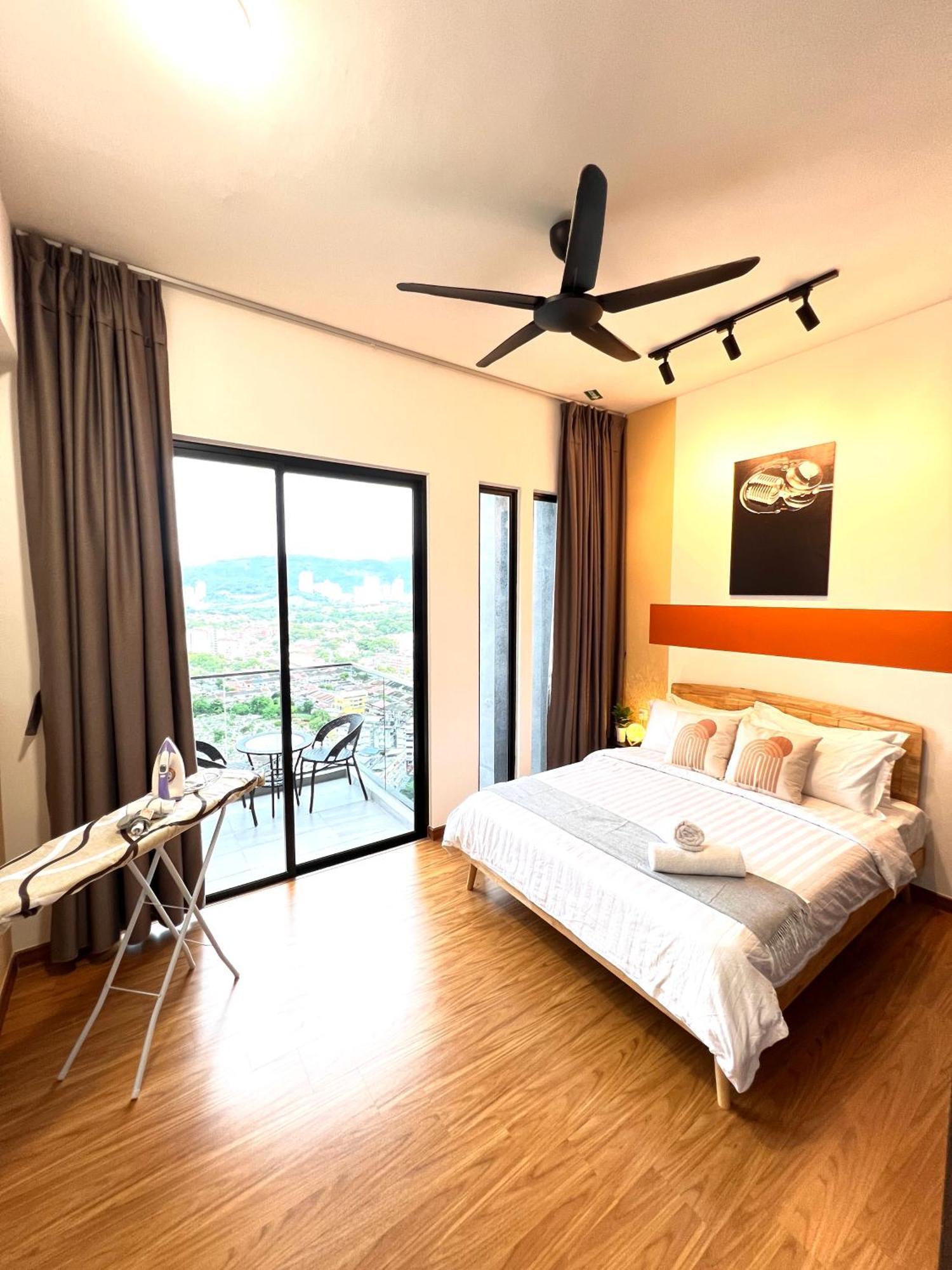 Beacon Skypool 9 Pax Family & Baby-friendly Luxury Penang George Town
