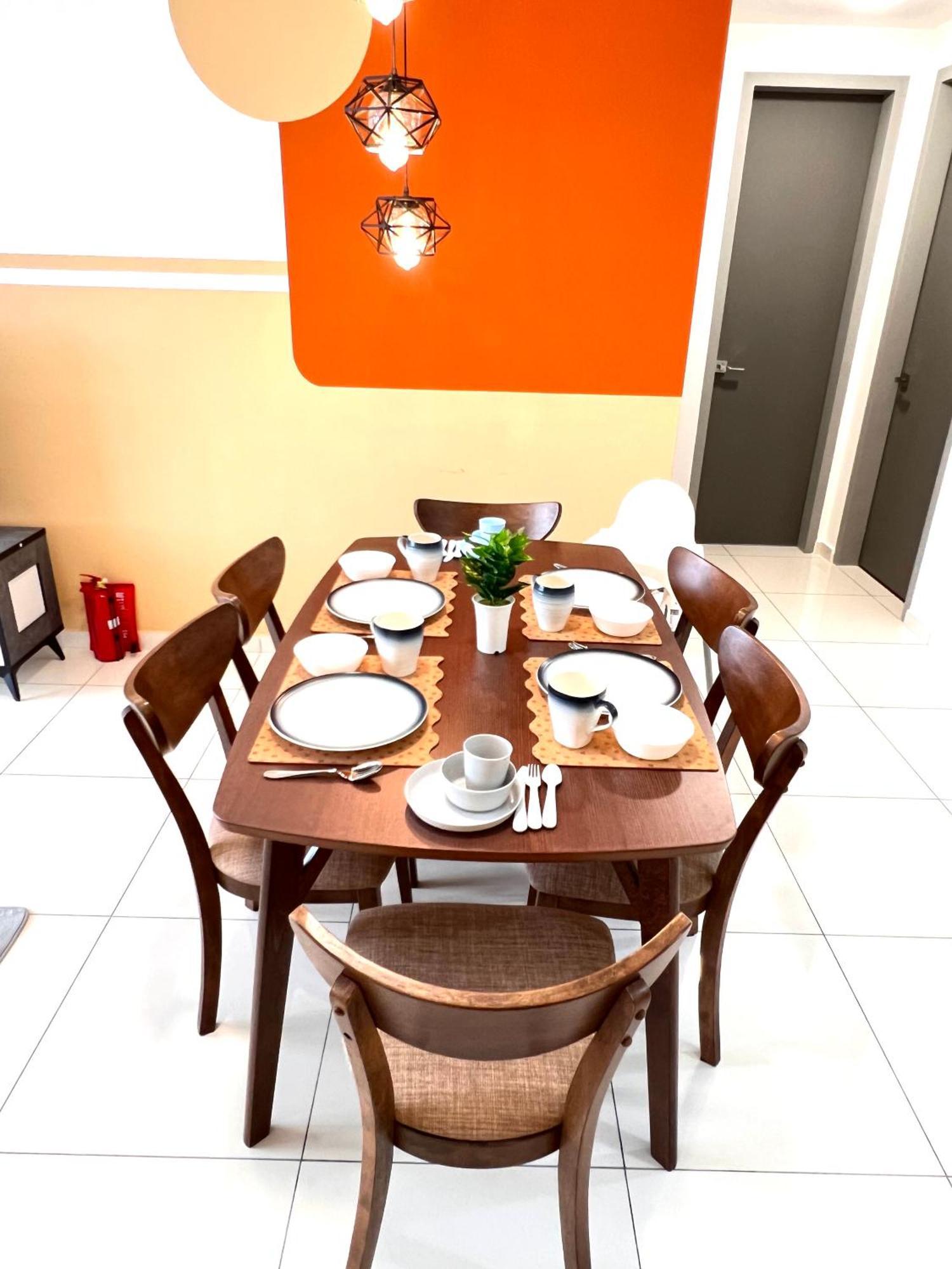 Apartment Beacon Skypool 9 Pax Family & Baby-friendly Luxury Penang