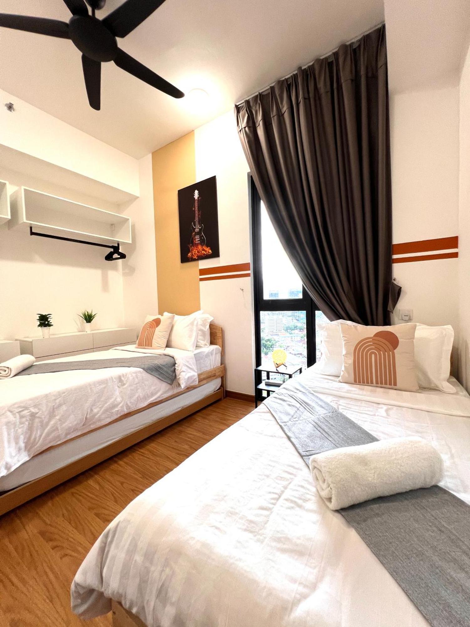 Beacon Skypool 9 Pax Family & Baby-friendly Luxury Penang Apartment *