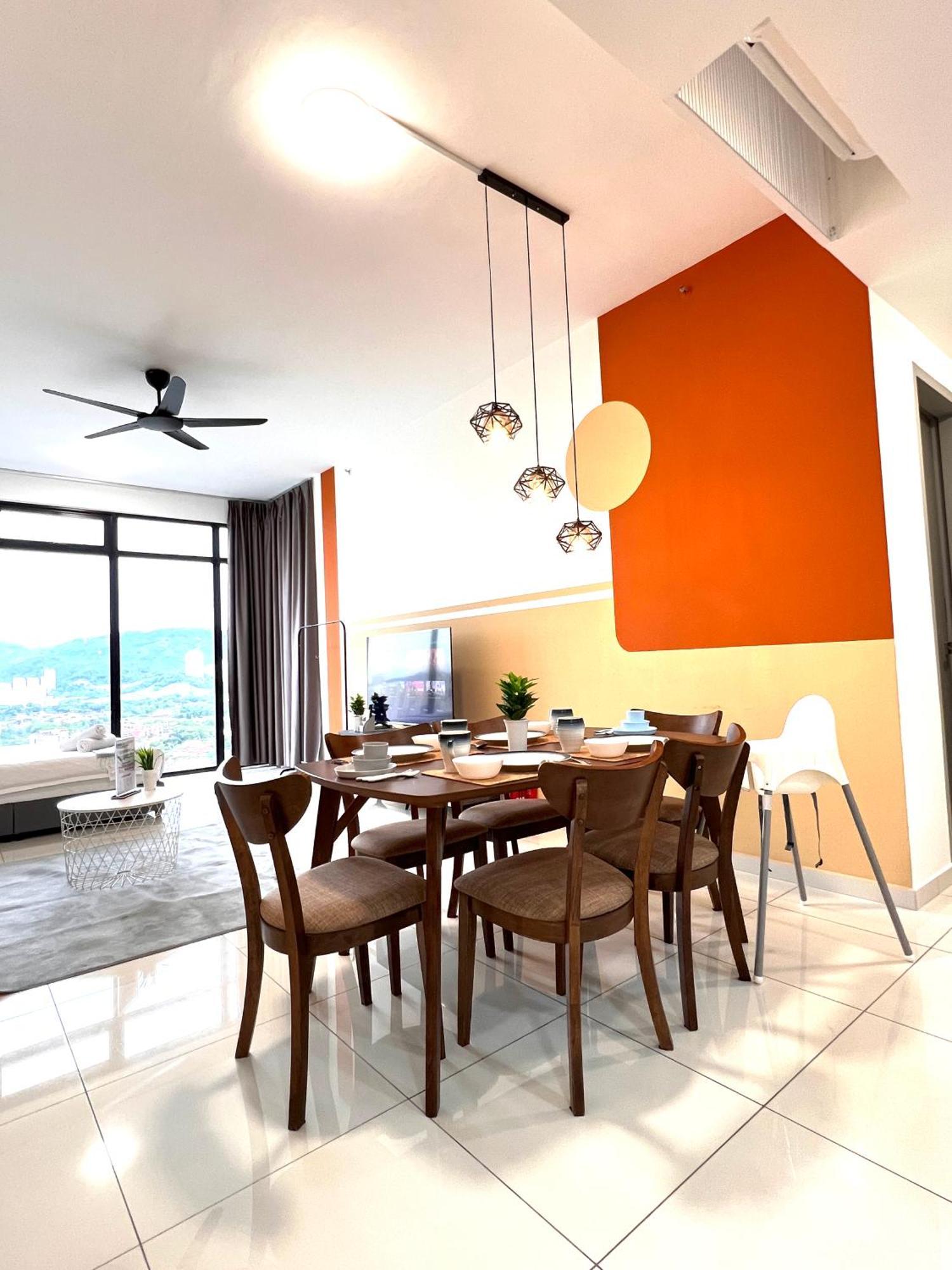 Apartment Beacon Skypool 9 Pax Family & Baby-friendly Luxury Penang *