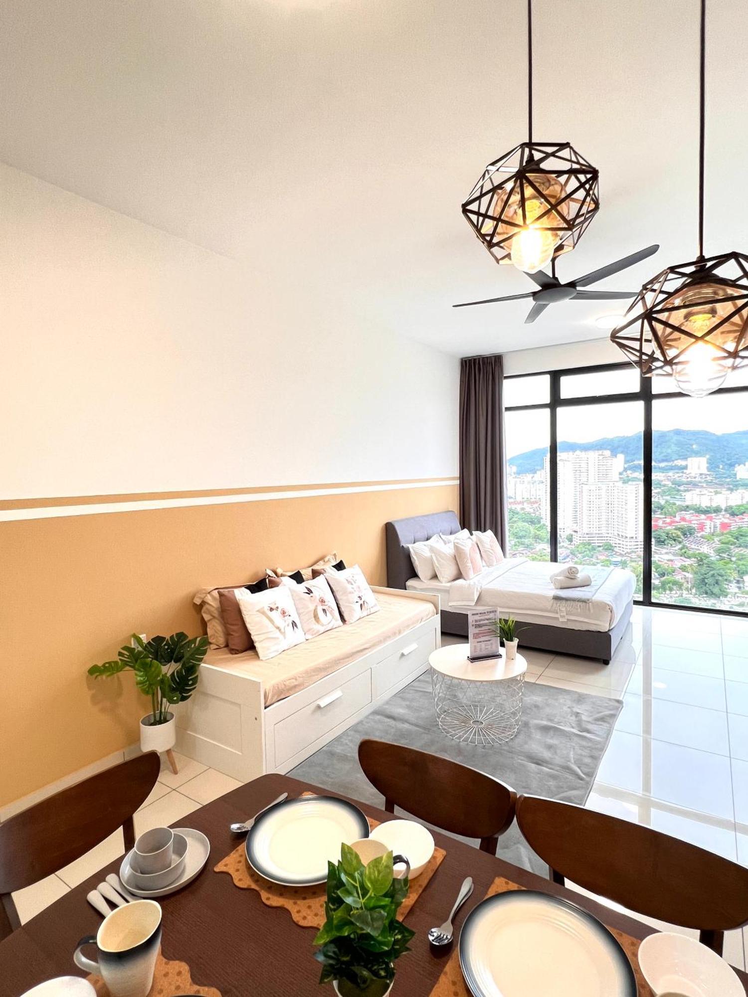 Beacon Skypool 9 Pax Family & Baby-friendly Luxury Penang Apartment George Town